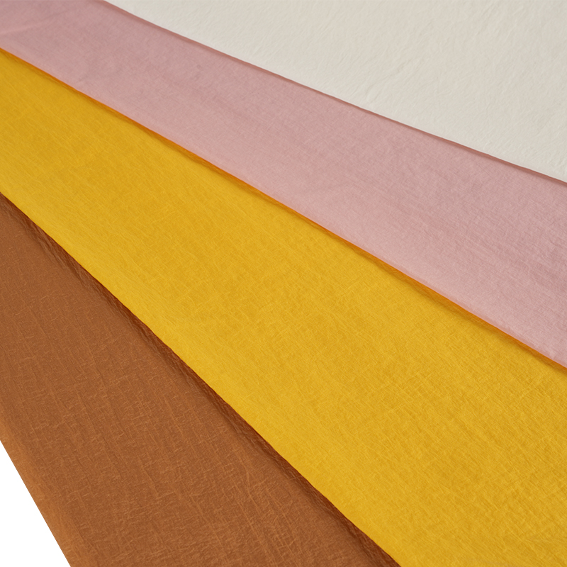 400T semi-matte nylon met lage elasticiteit, spinnende verfstof