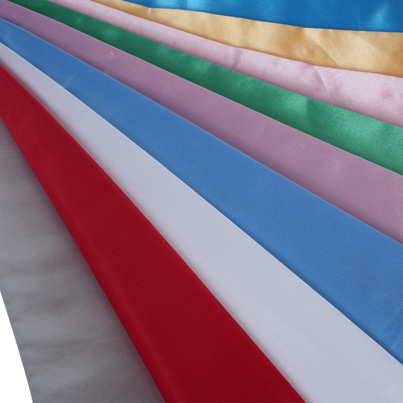 50/75 glanzend niet-gedraaid satijn + dunne peddel bovenop stof