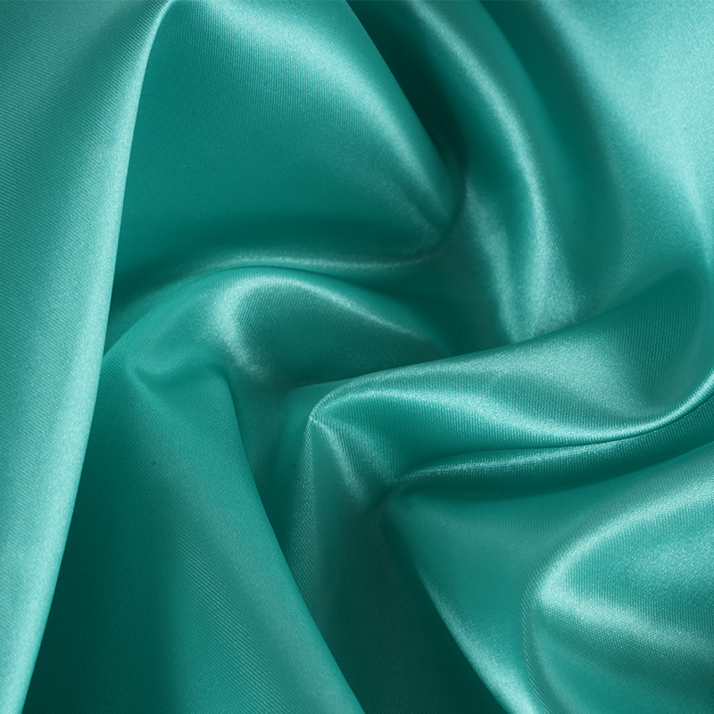 50/75 glanzend niet-gedraaid satijn + dunne peddel bovenop stof