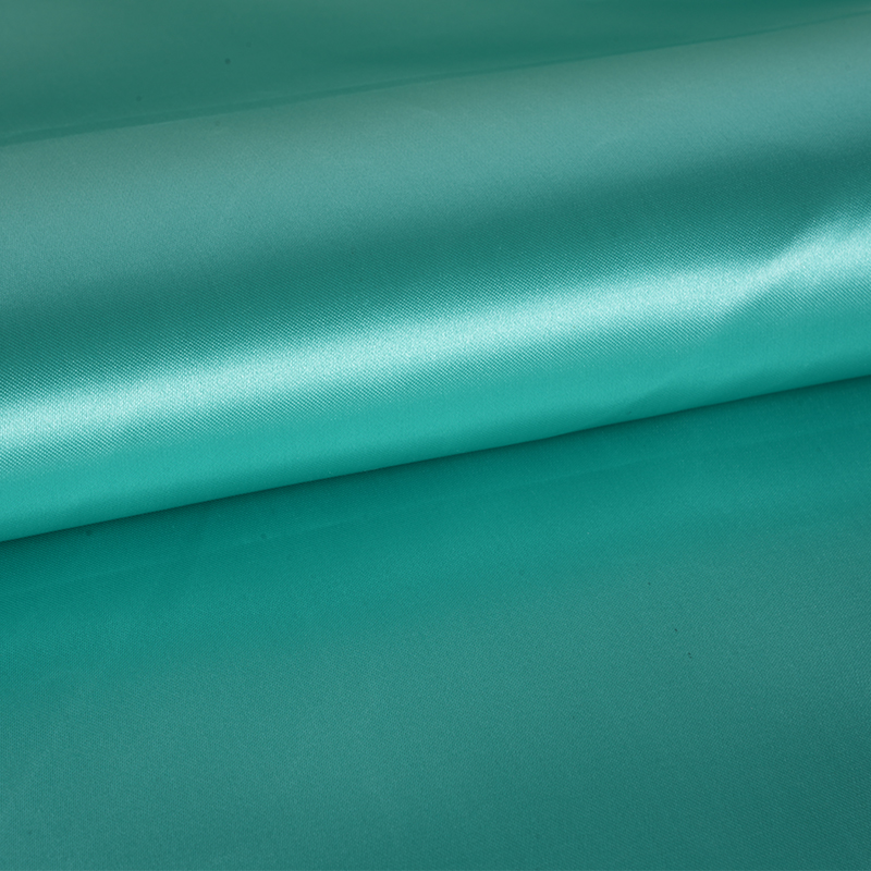 50/75 glanzend niet-gedraaid satijn + dunne peddel bovenop stof